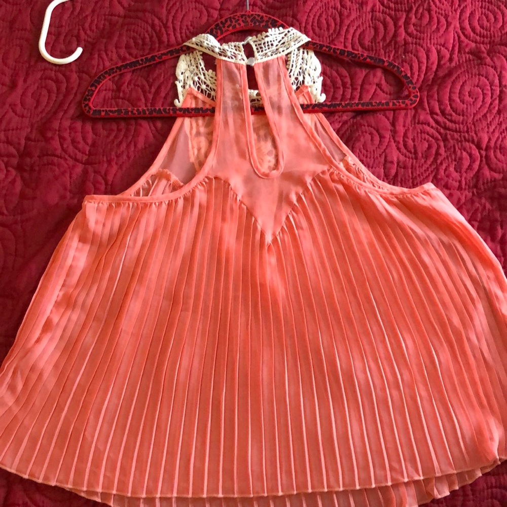 Top - Picture 2 of 2